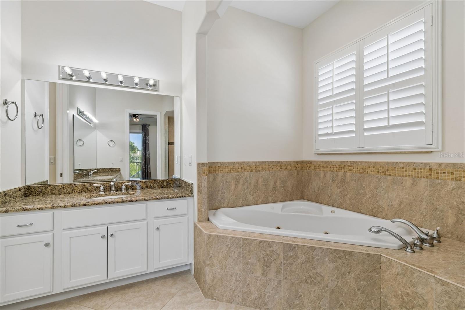 Image 32 of 75 For 435 Westwinds Drive