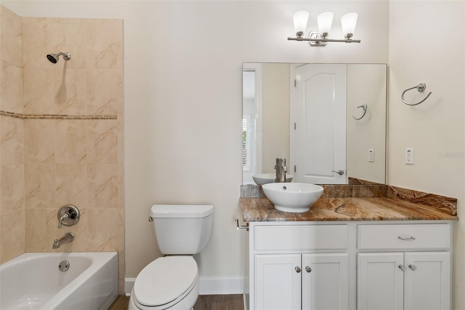 Image 46 of 75 For 435 Westwinds Drive