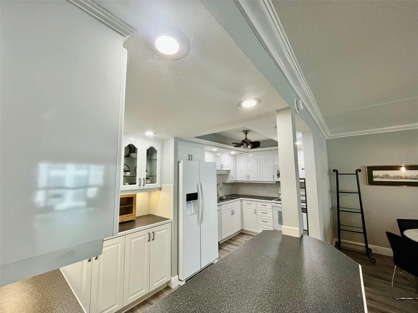 Image 11 of 76 For 851 Bayway Boulevard 405