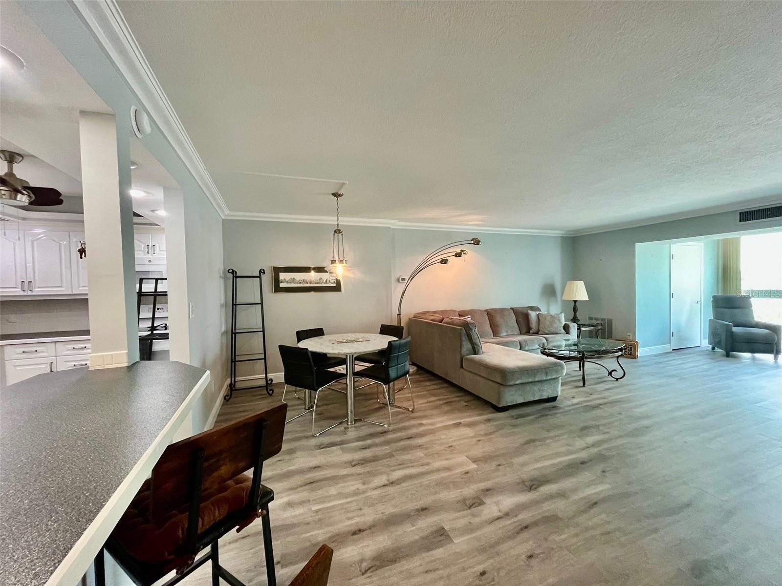 Image 14 of 76 For 851 Bayway Boulevard 405