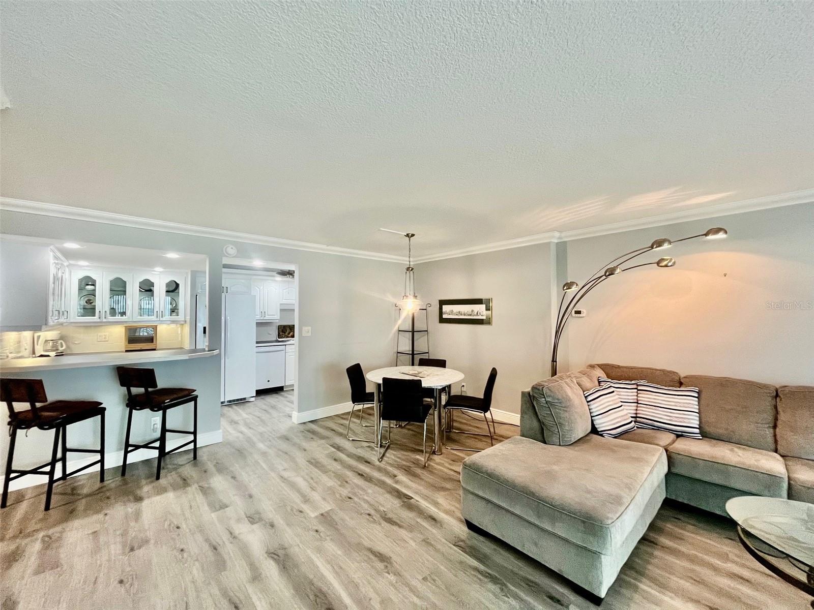 Image 16 of 76 For 851 Bayway Boulevard 405