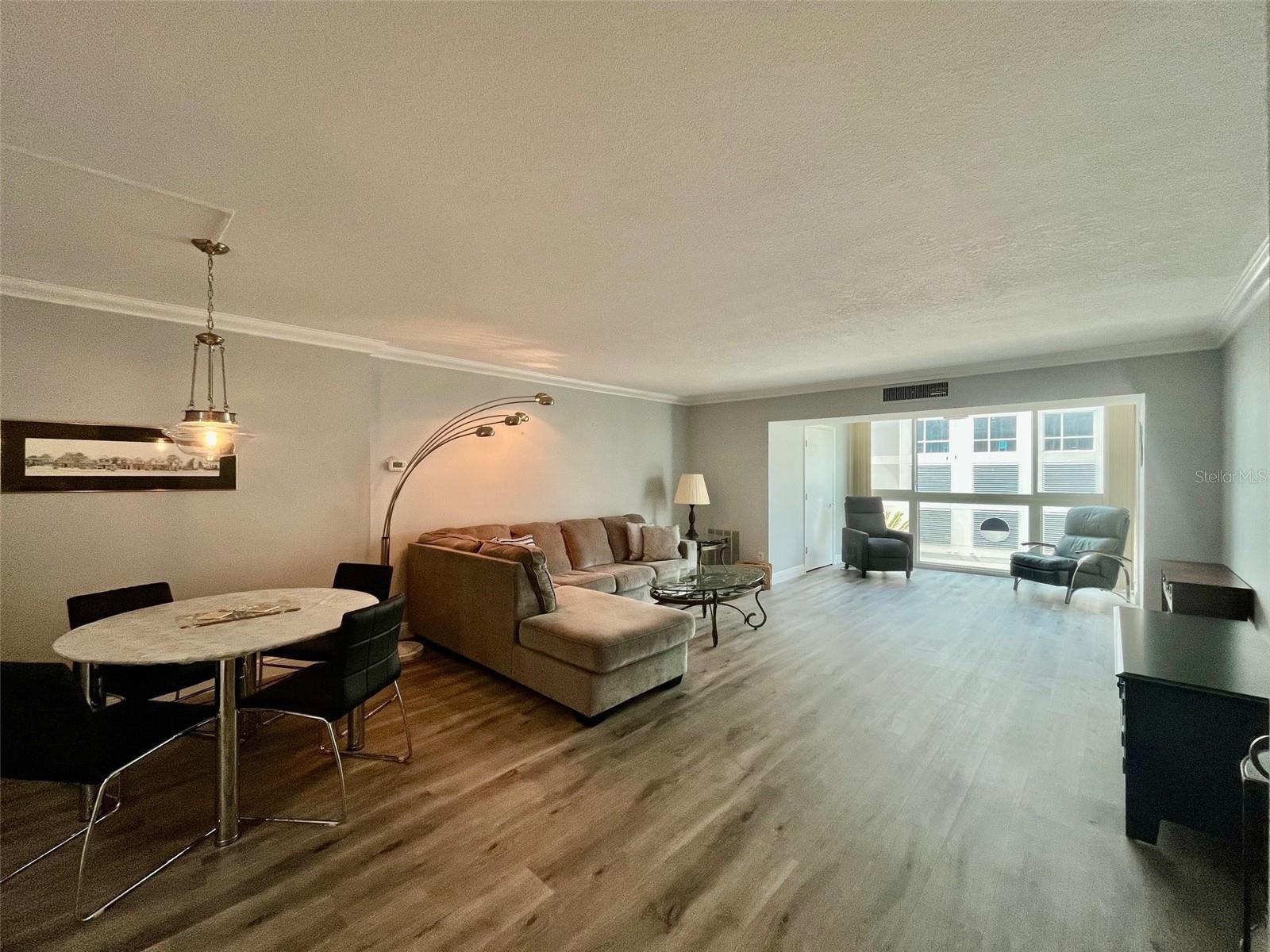 Image 17 of 76 For 851 Bayway Boulevard 405