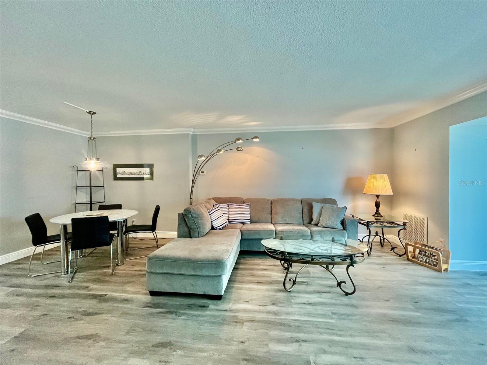 Image 18 of 76 For 851 Bayway Boulevard 405