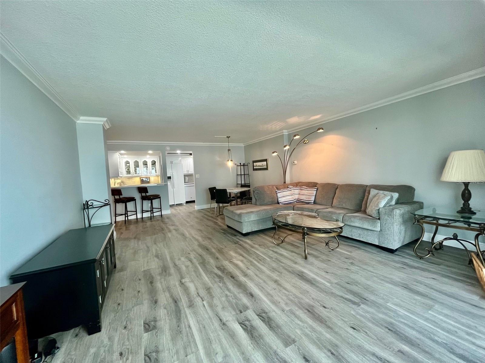 Image 19 of 76 For 851 Bayway Boulevard 405