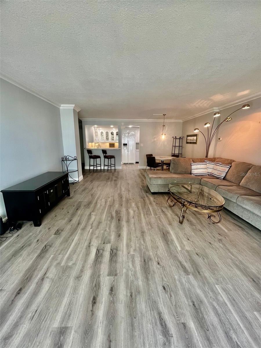Image 21 of 76 For 851 Bayway Boulevard 405