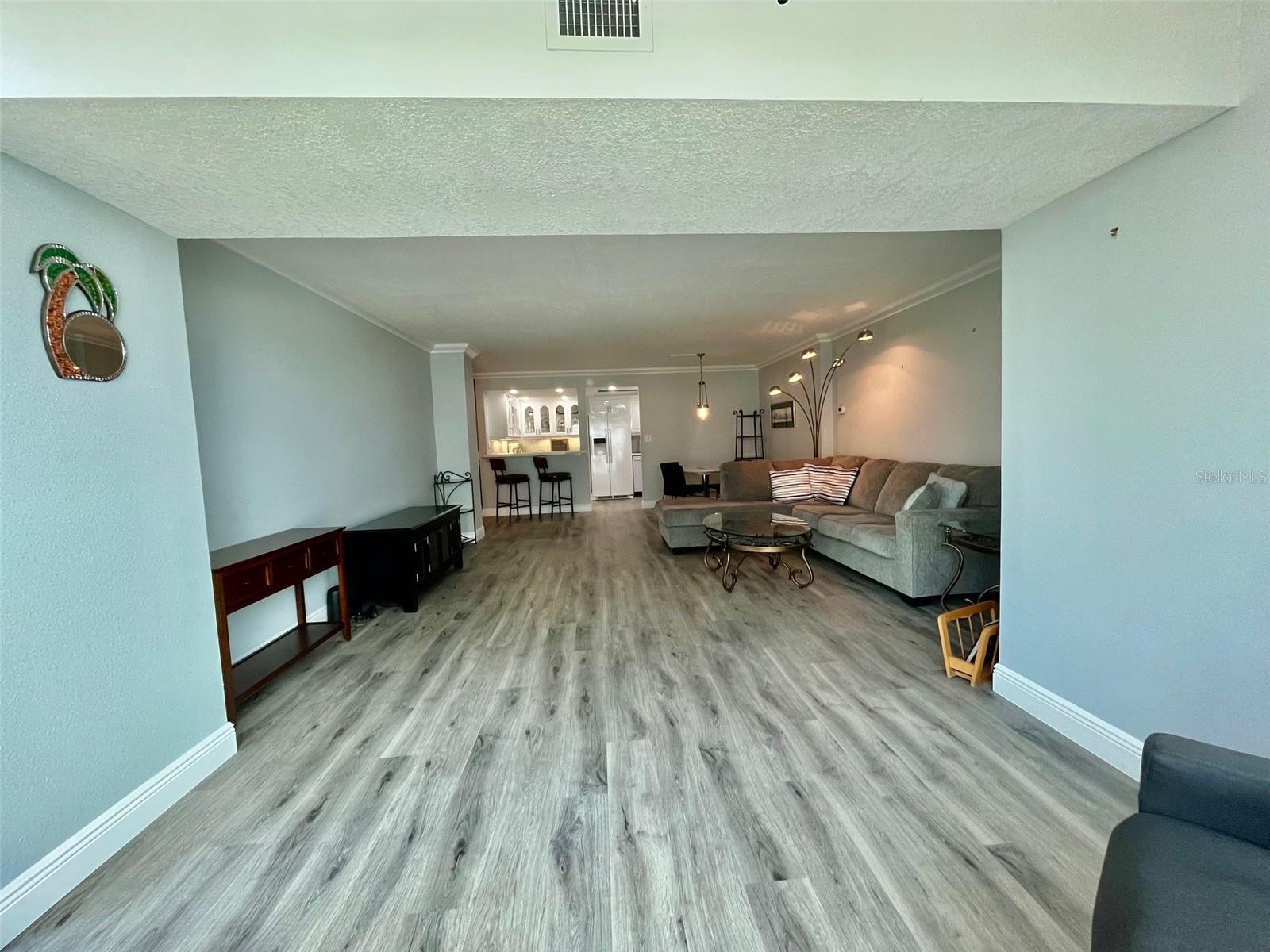 Image 22 of 76 For 851 Bayway Boulevard 405