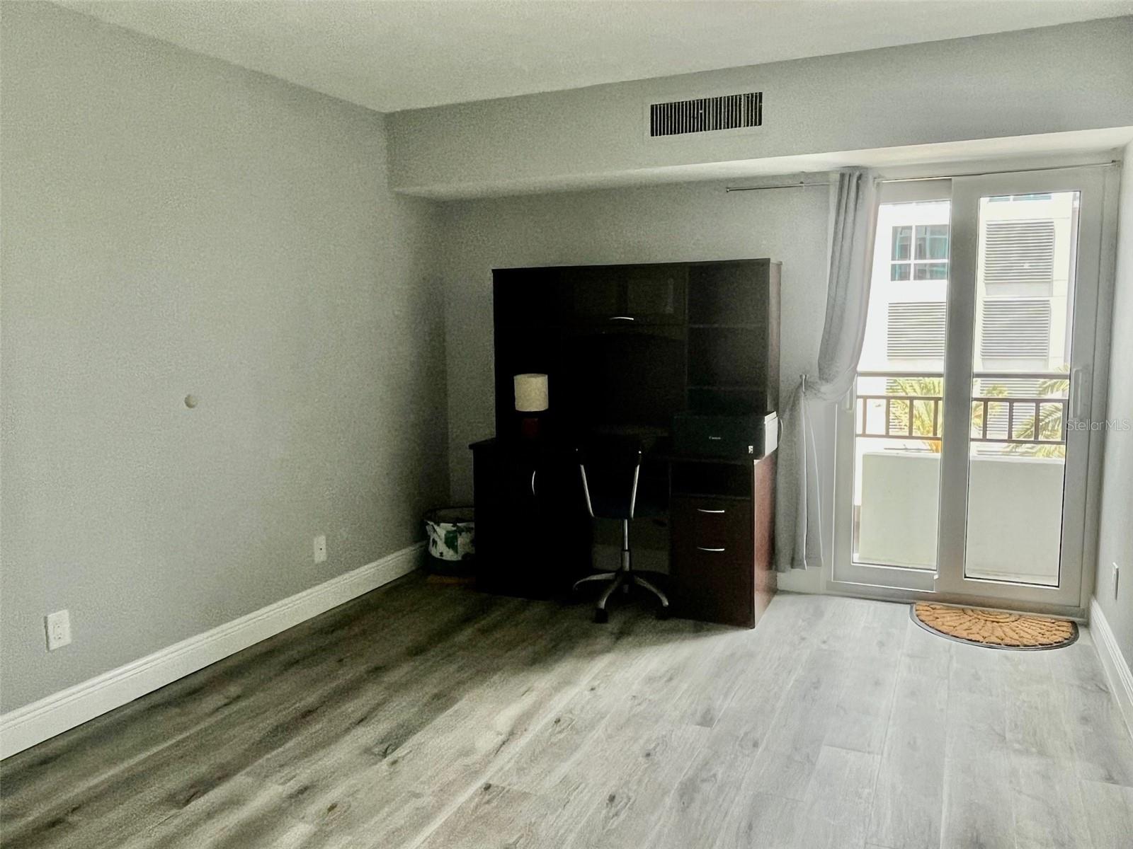Image 29 of 76 For 851 Bayway Boulevard 405