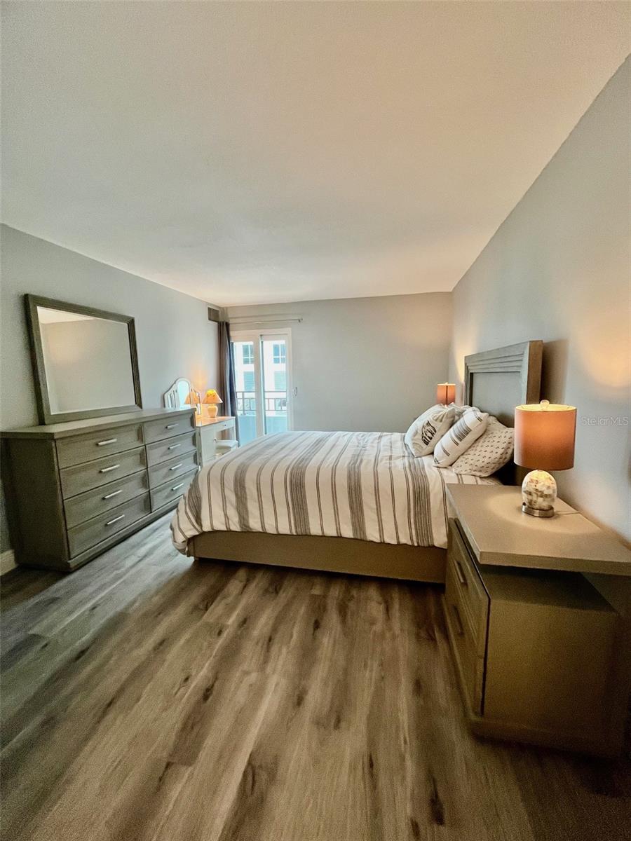 Image 32 of 76 For 851 Bayway Boulevard 405