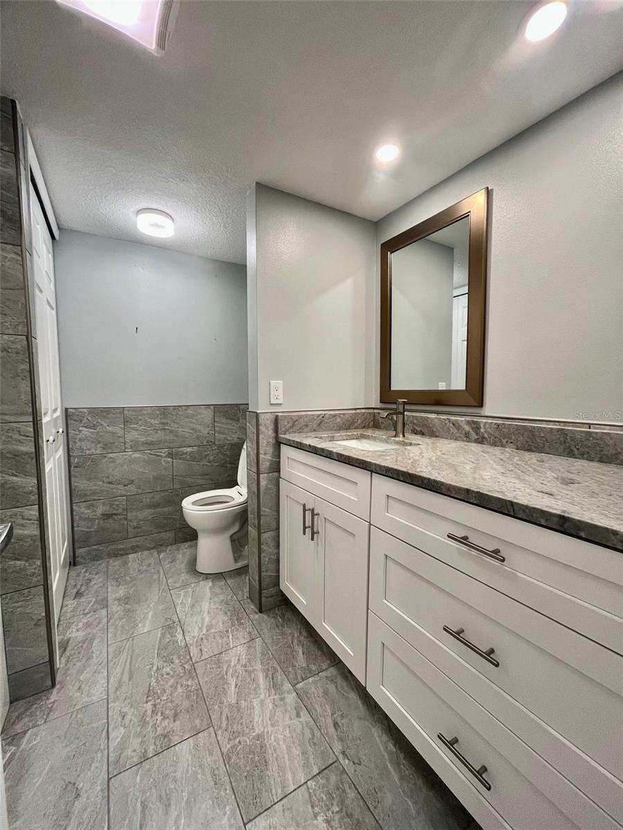 Image 34 of 76 For 851 Bayway Boulevard 405