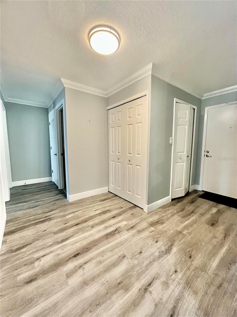 Image 6 of 76 For 851 Bayway Boulevard 405