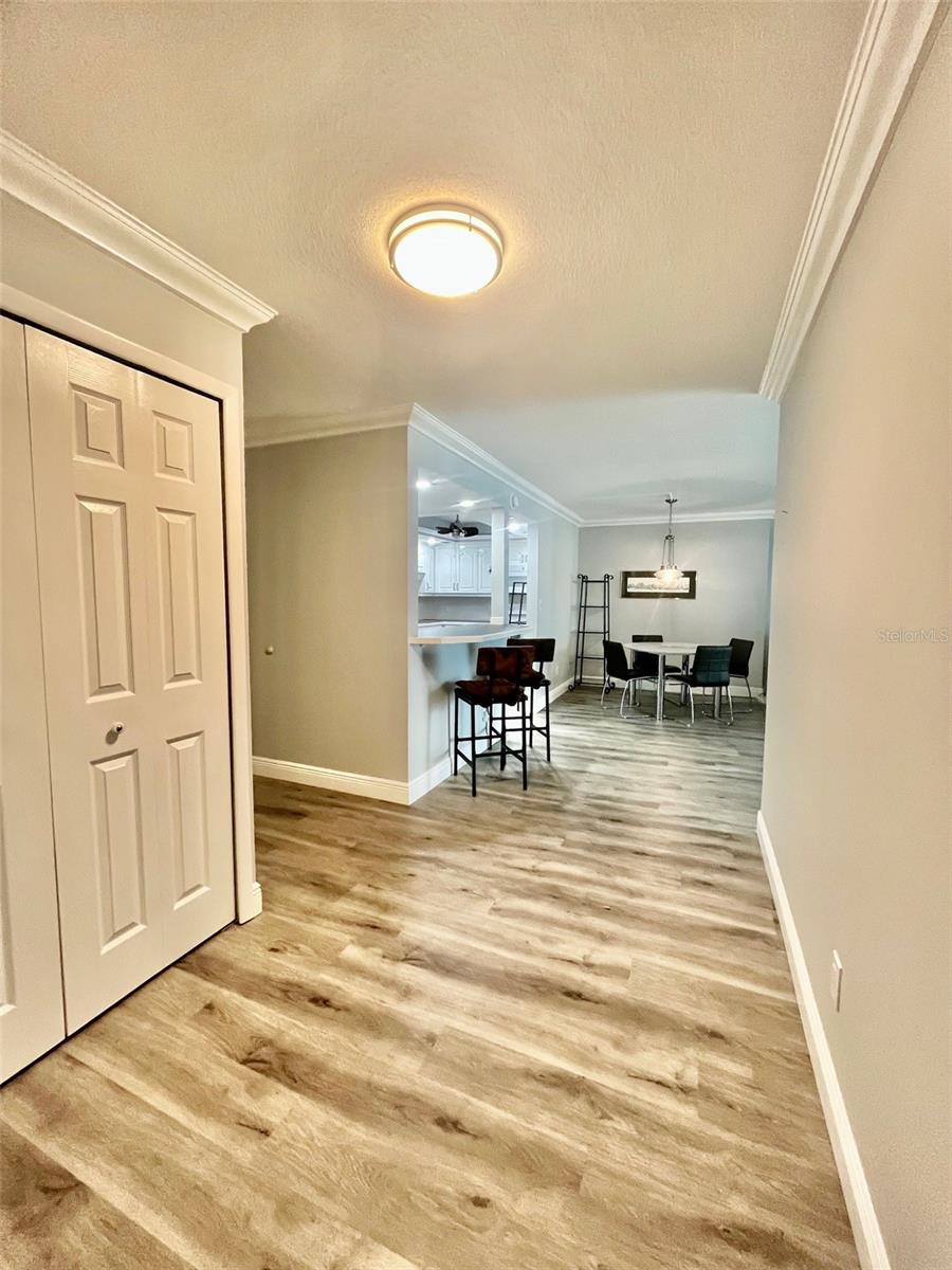 Image 7 of 76 For 851 Bayway Boulevard 405