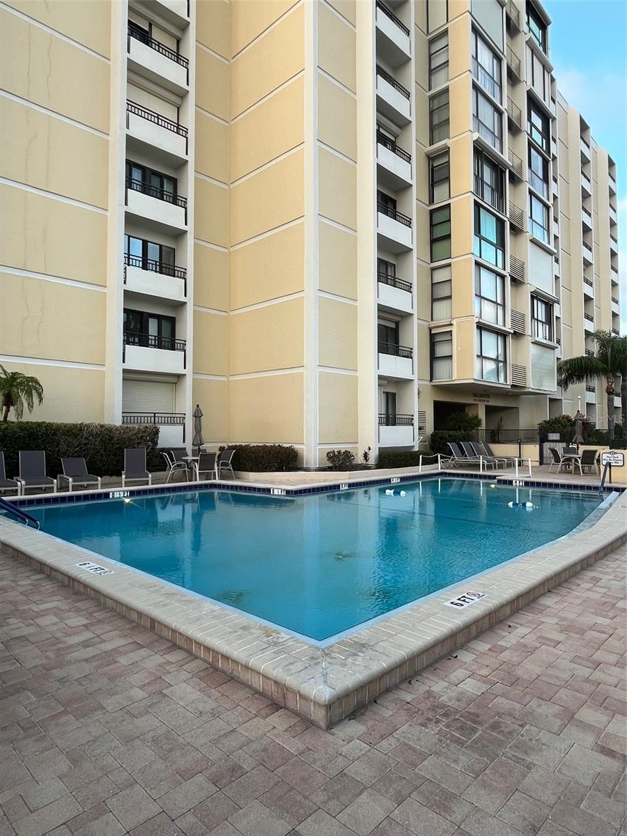 Image 73 of 76 For 851 Bayway Boulevard 405