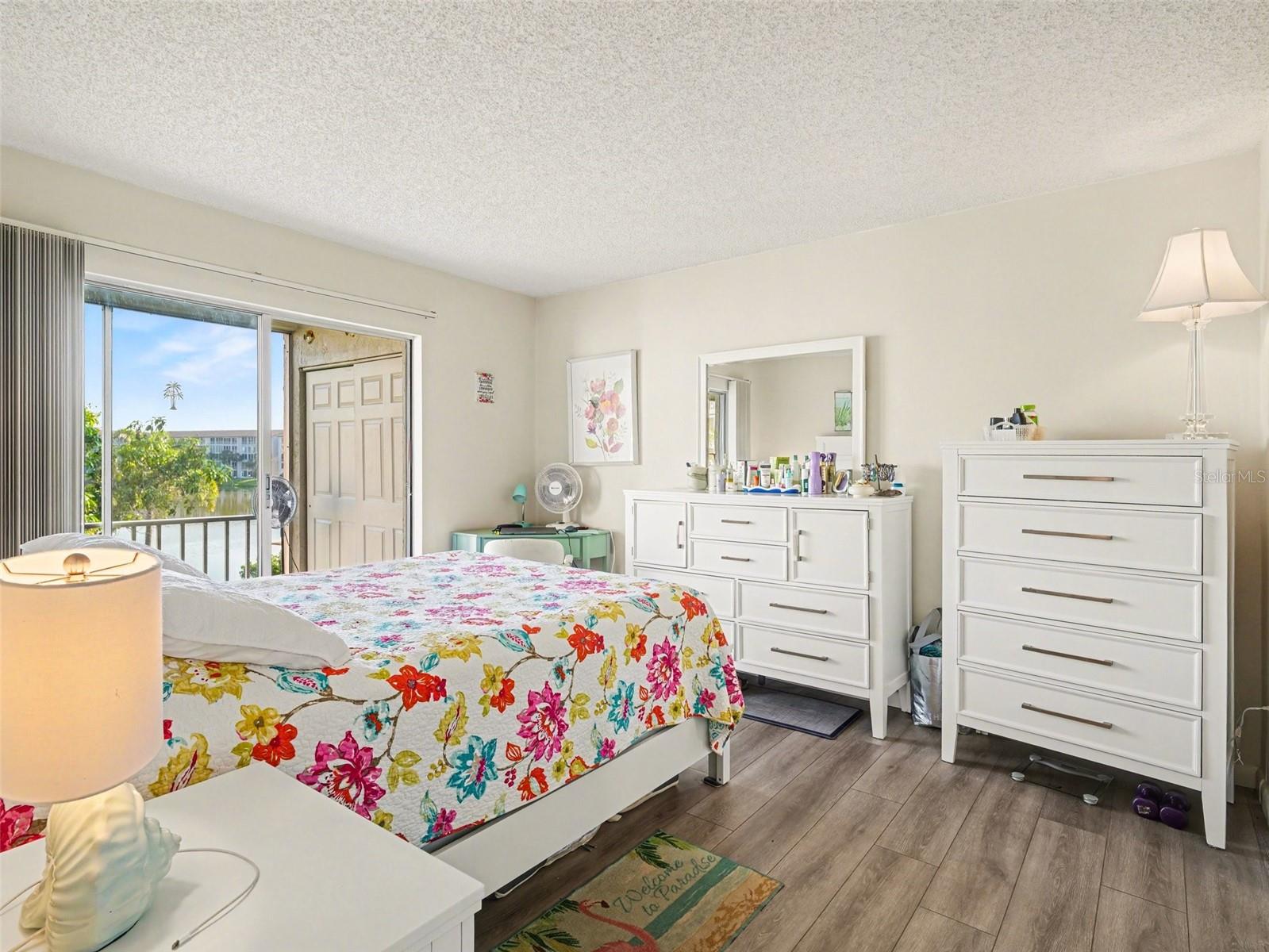 Image 15 of 25 For 3915 Lake Bayshore Drive 306