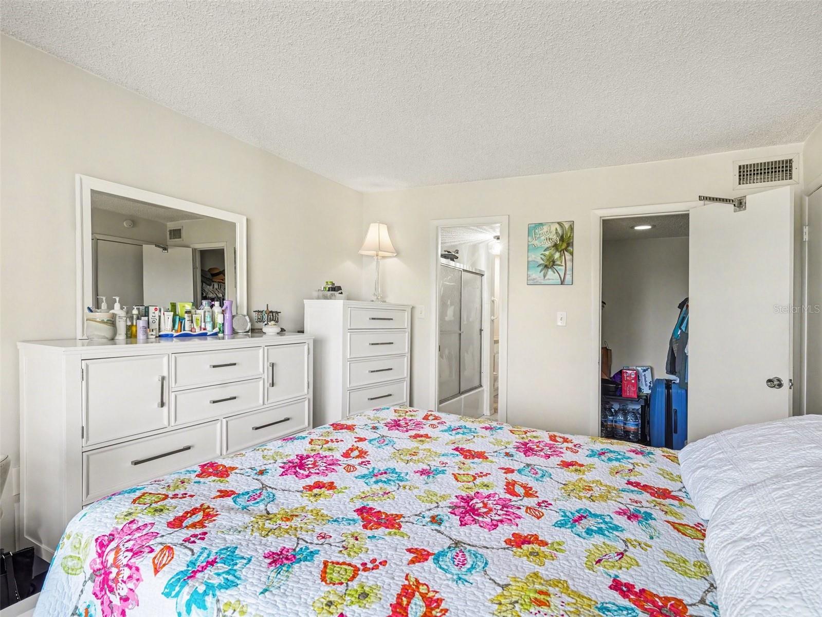 Image 16 of 25 For 3915 Lake Bayshore Drive 306