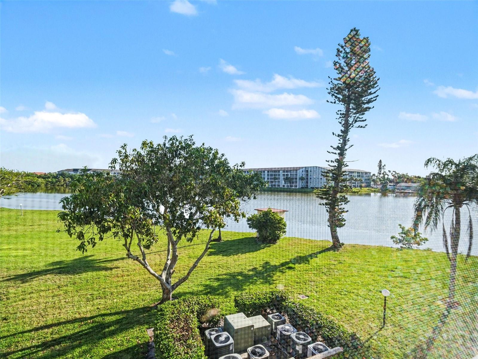 Image 18 of 25 For 3915 Lake Bayshore Drive 306