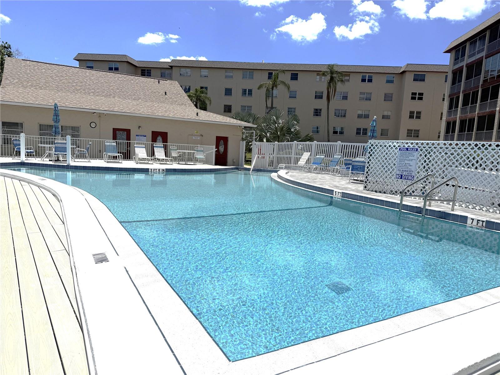 Image 22 of 25 For 3915 Lake Bayshore Drive 306