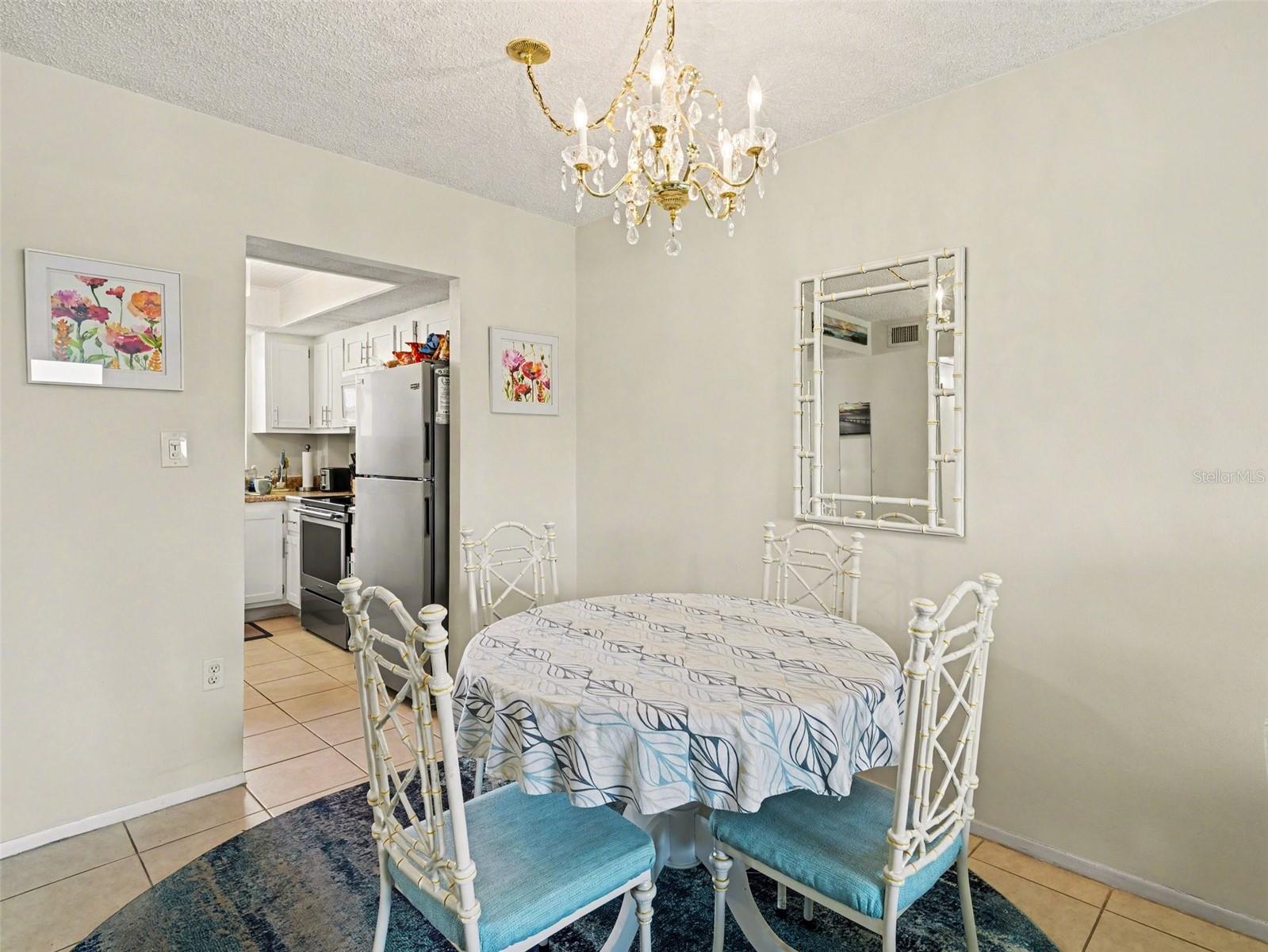 Image 5 of 25 For 3915 Lake Bayshore Drive 306