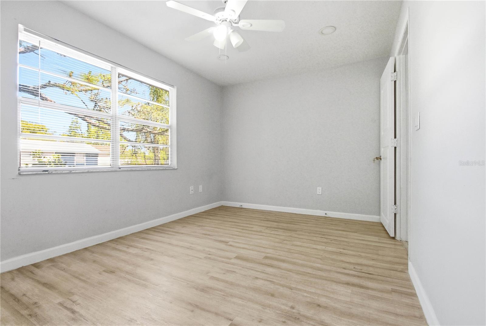 Image 16 of 40 For 14113 Village Terrace Drive