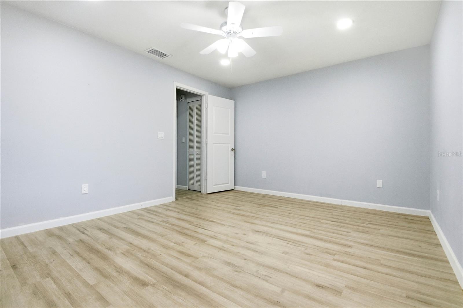 Image 25 of 40 For 14113 Village Terrace Drive