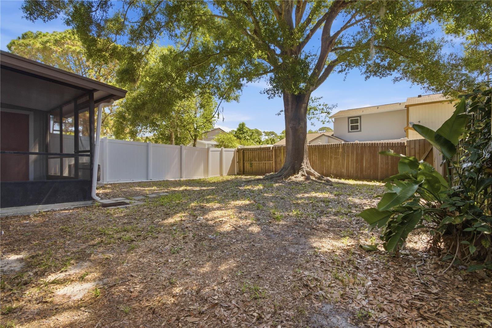 Image 37 of 40 For 14113 Village Terrace Drive