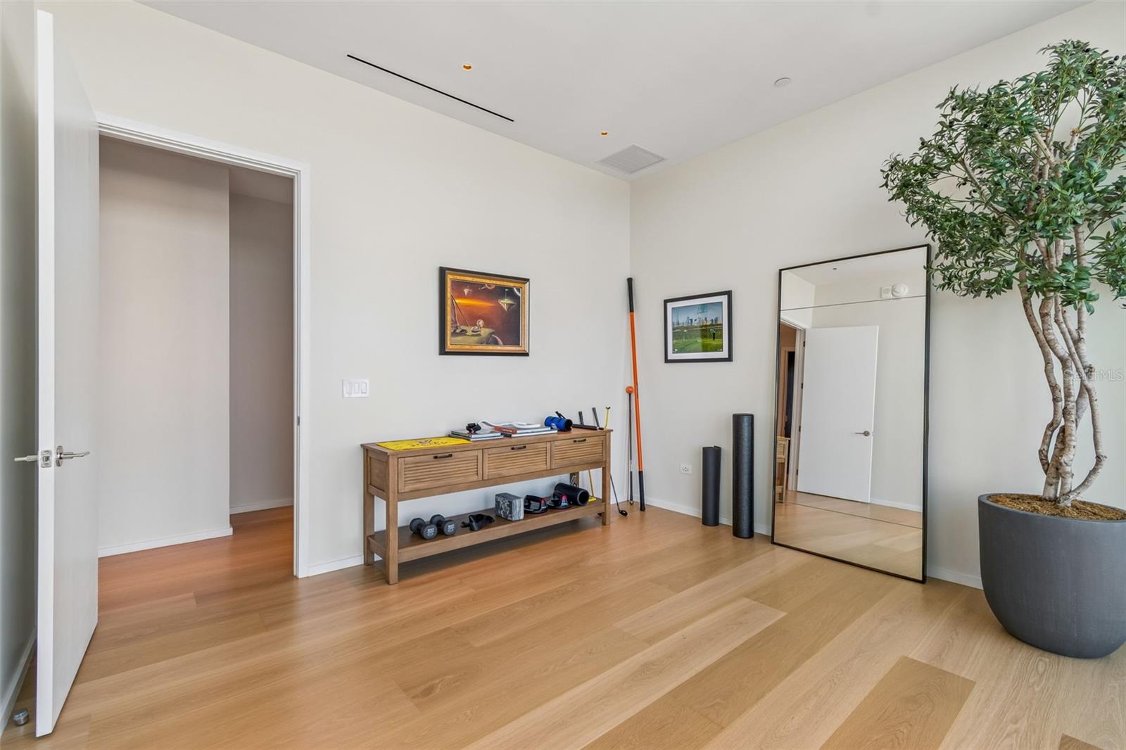 Image 39 of 88 For 1000 Water Street 2501