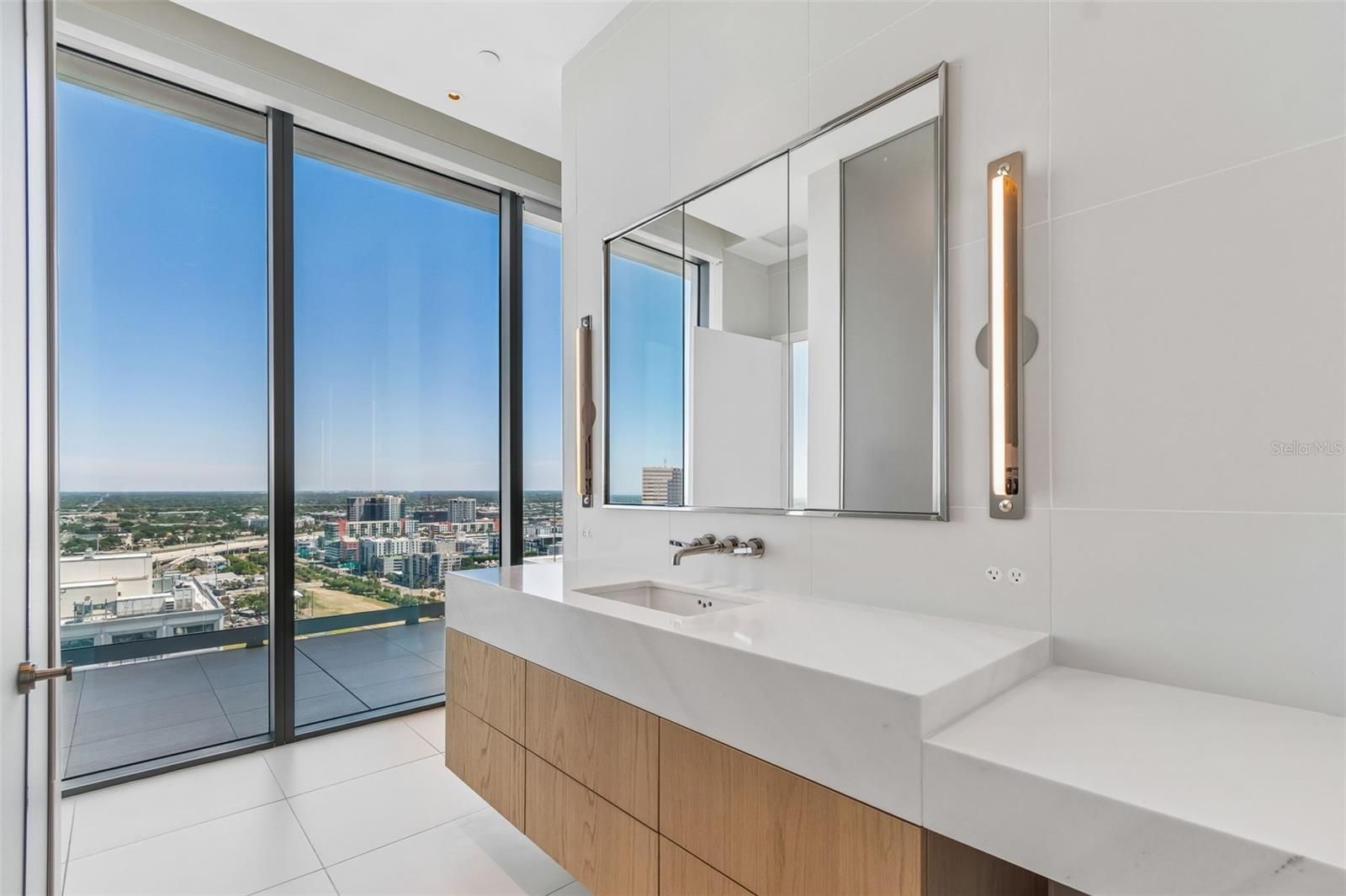 Image 43 of 88 For 1000 Water Street 2501