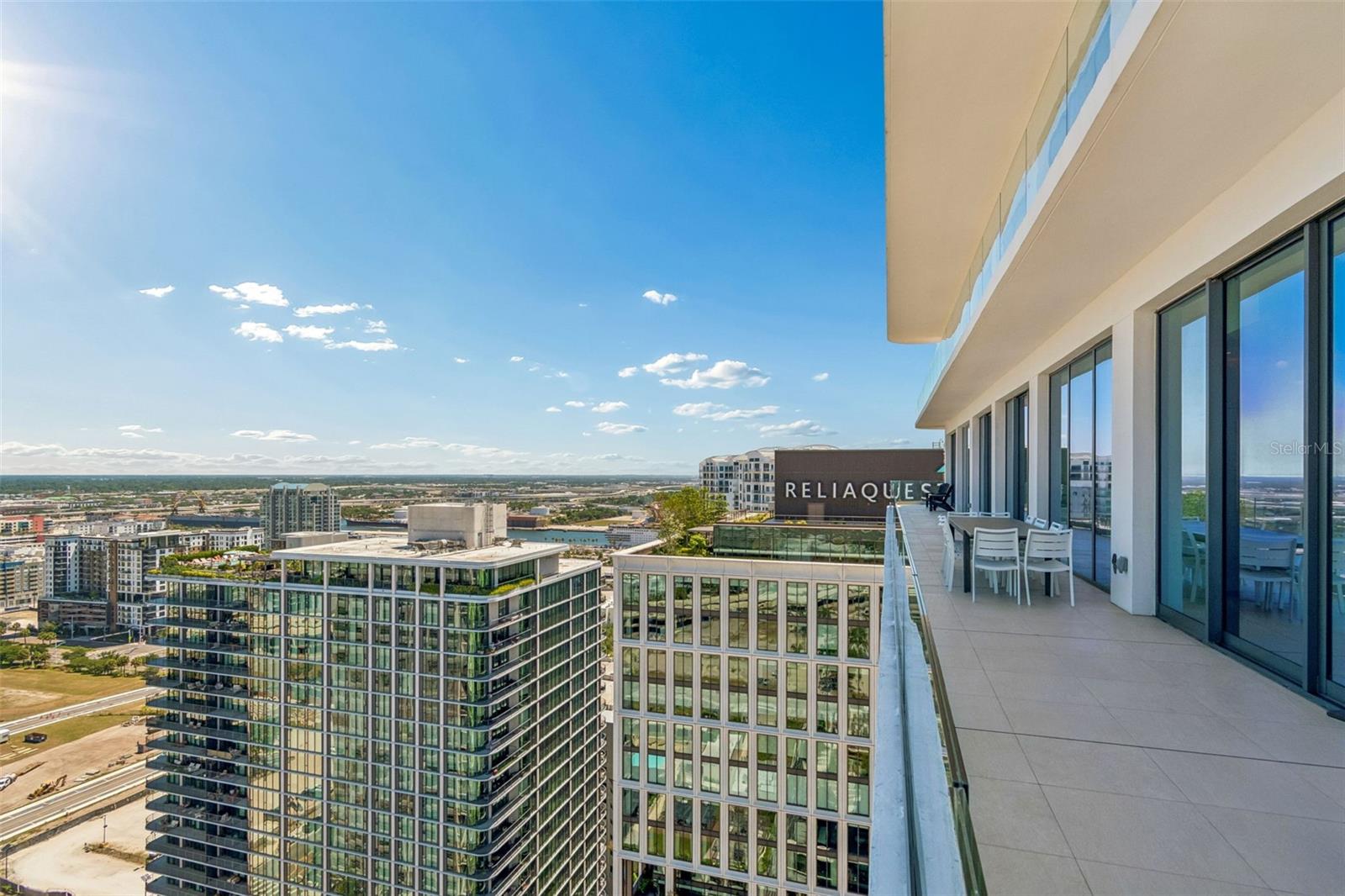 Image 60 of 88 For 1000 Water Street 2501