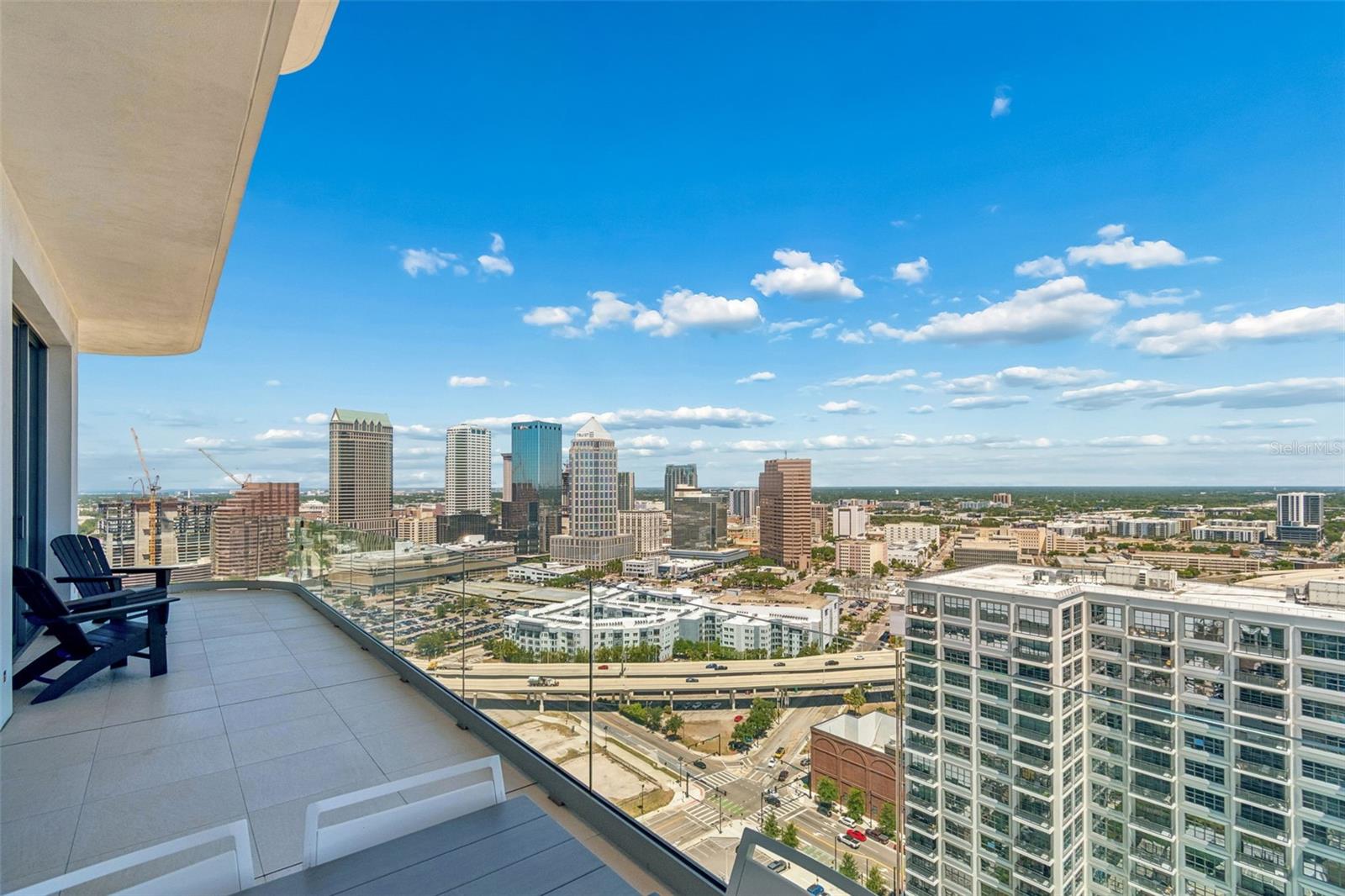 Image 65 of 88 For 1000 Water Street 2501