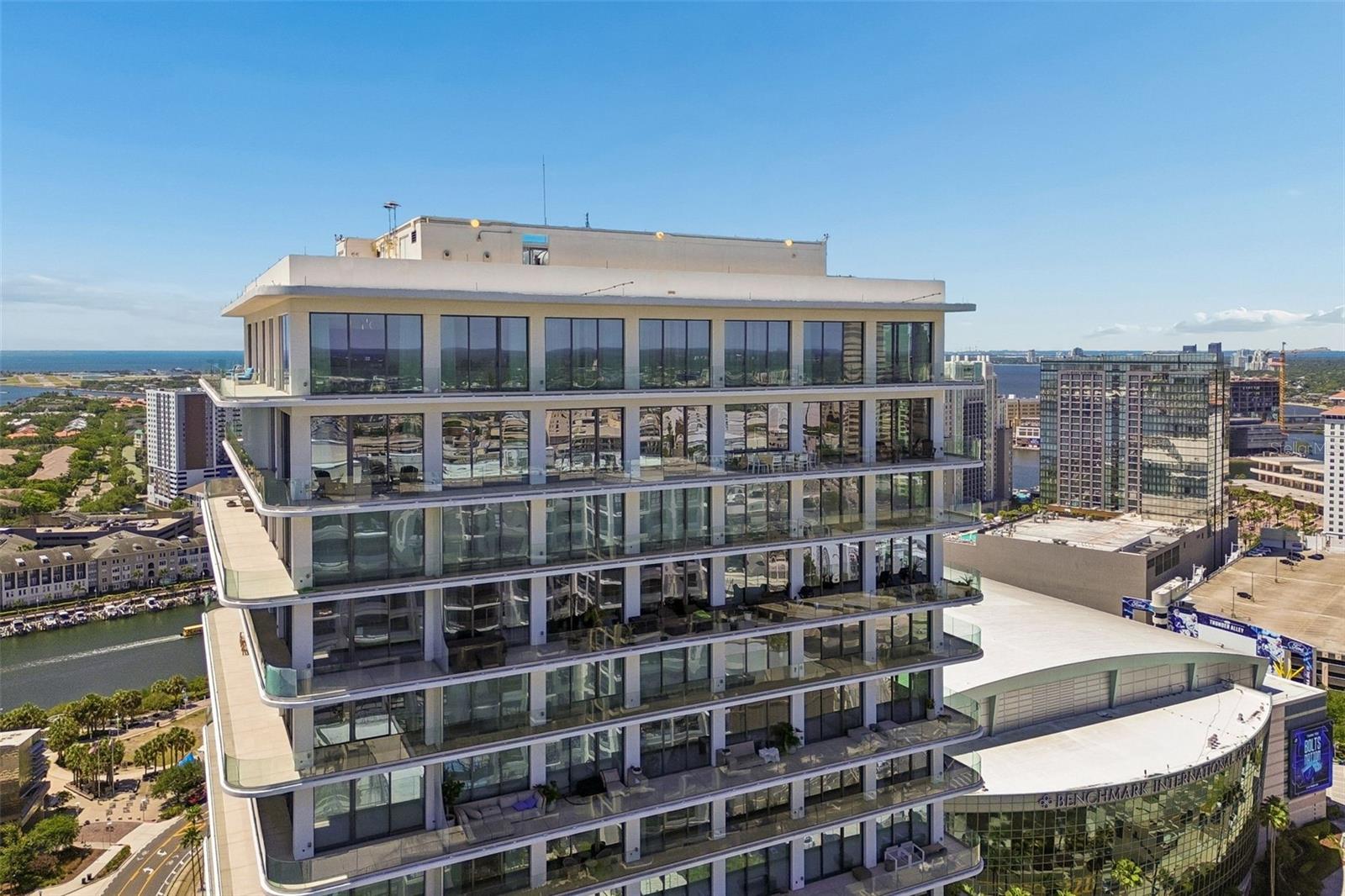 Image 73 of 88 For 1000 Water Street 2501