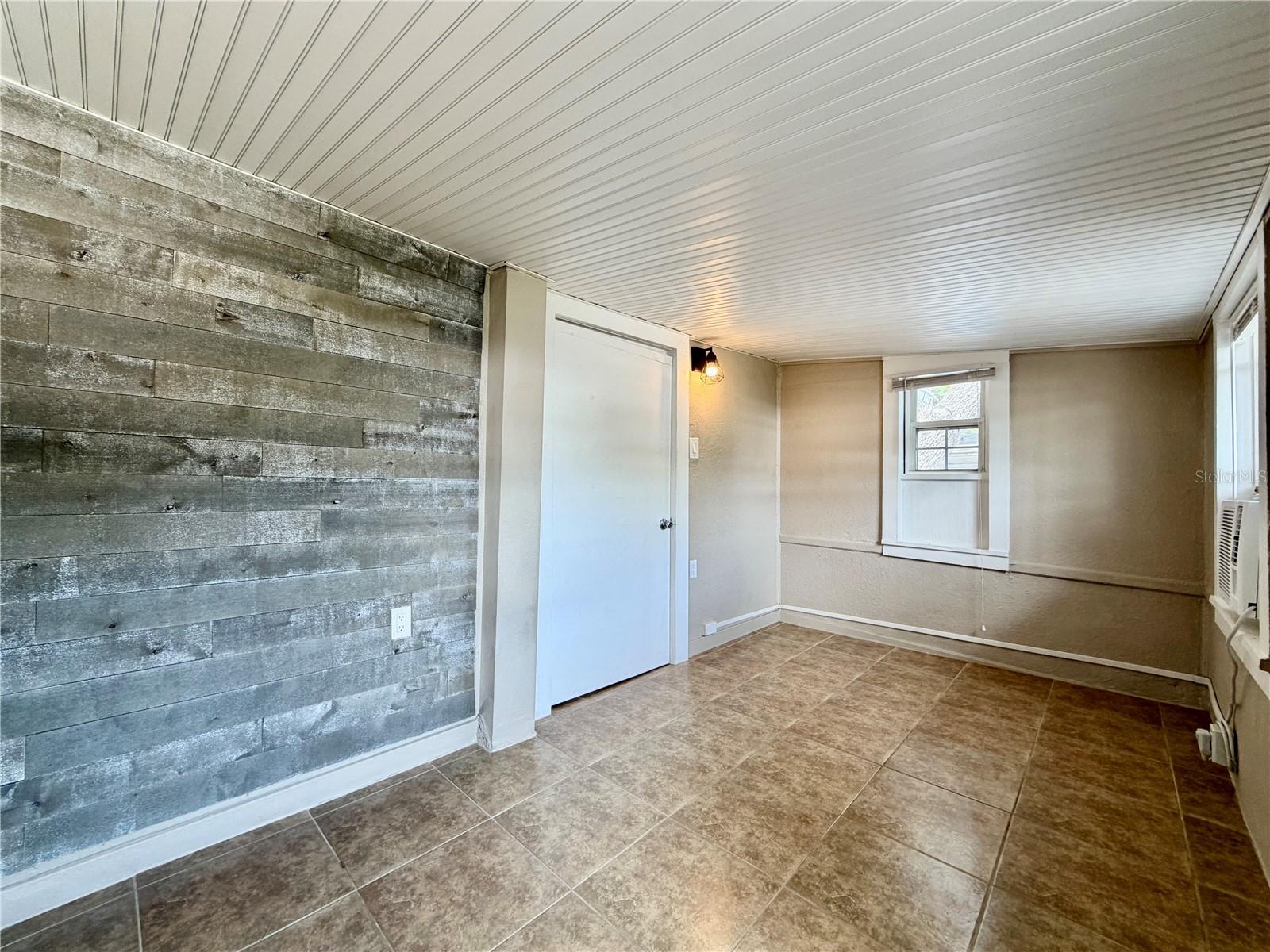 Image 10 of 18 For 5050 2nd Avenue N Upper
