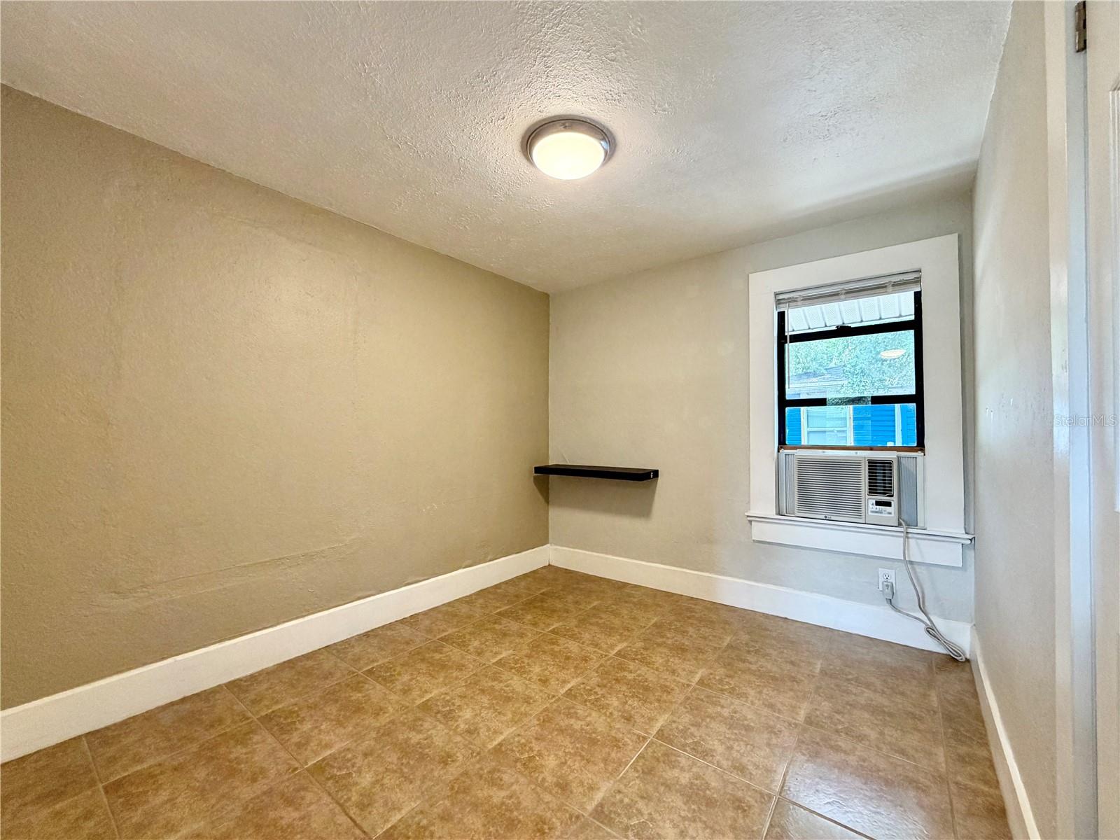 Image 7 of 18 For 5050 2nd Avenue N Upper