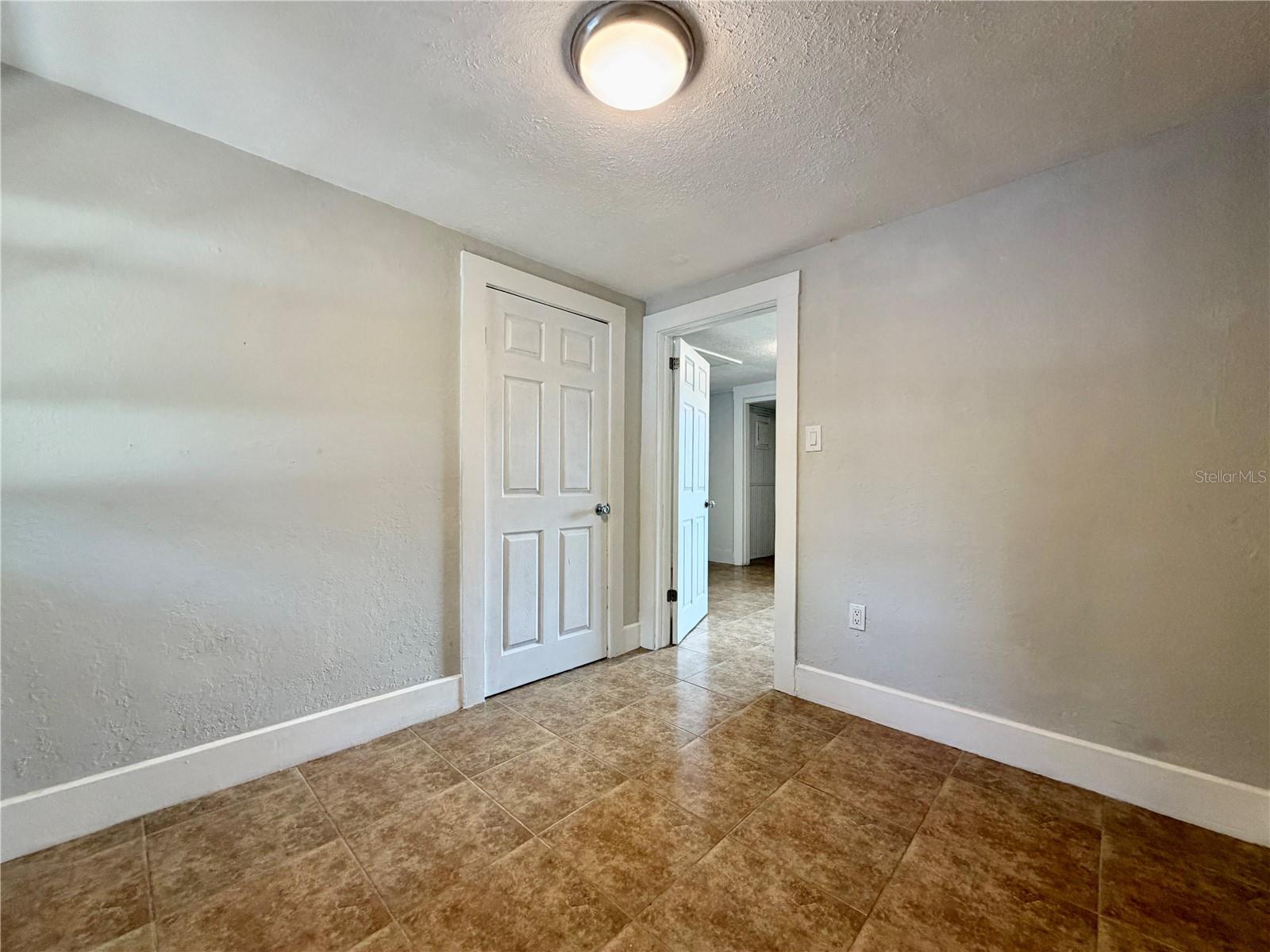 Image 8 of 18 For 5050 2nd Avenue N Upper