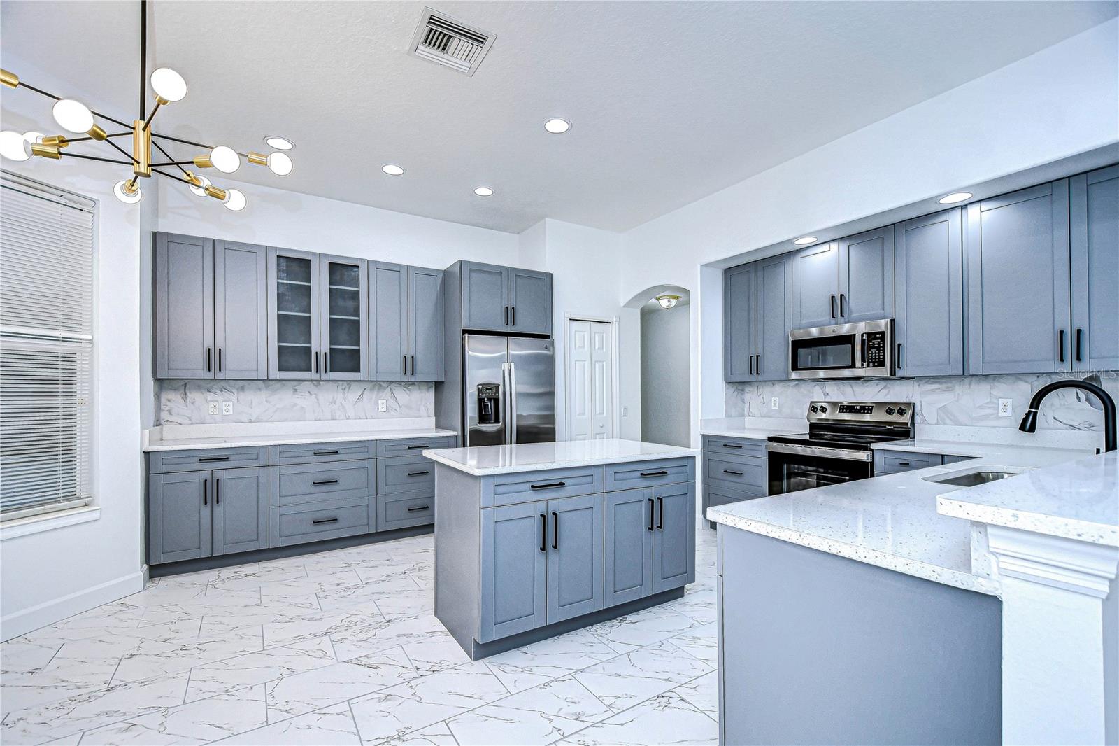 Image 21 of 67 For 5103 Ashcrest Court