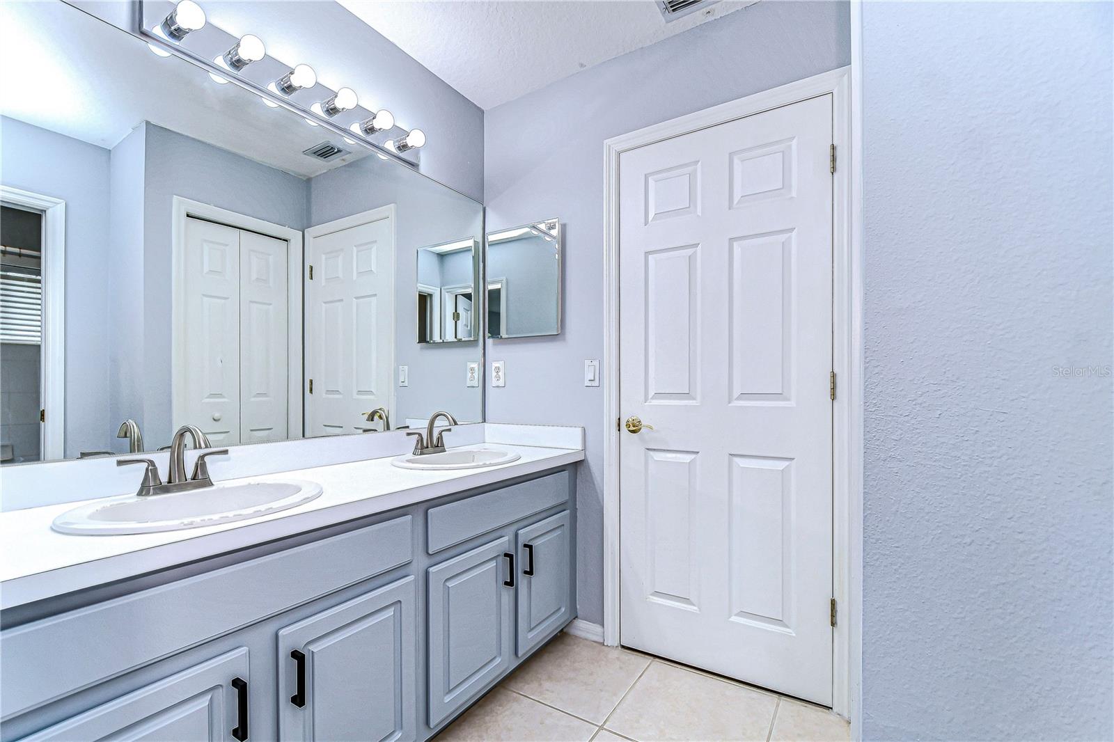 Image 39 of 67 For 5103 Ashcrest Court