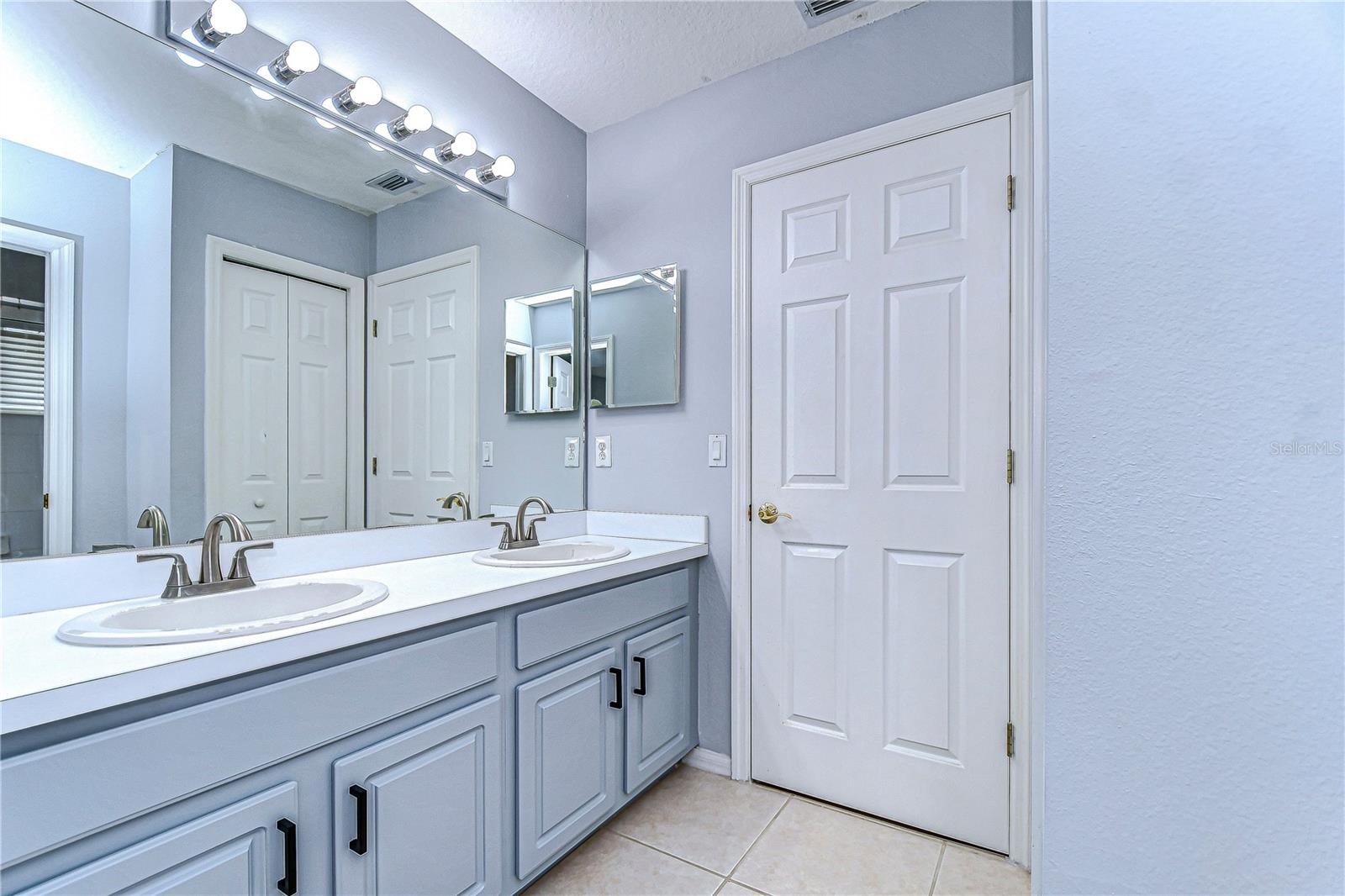 Image 41 of 67 For 5103 Ashcrest Court