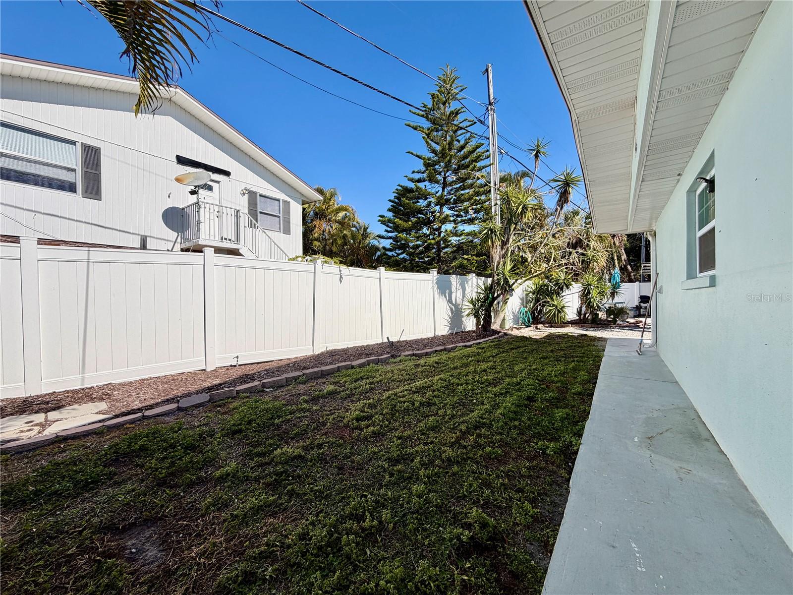 Image 17 of 19 For 13299 3rd Street E S