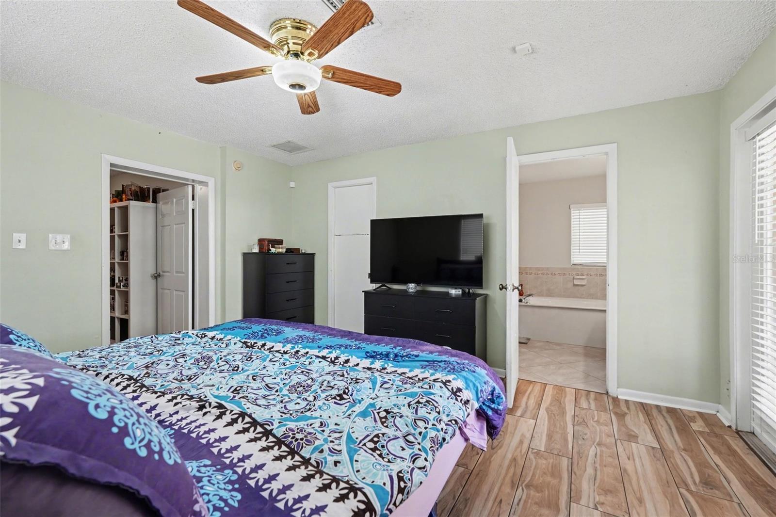 Image 17 of 49 For 412 Idlewild Avenue