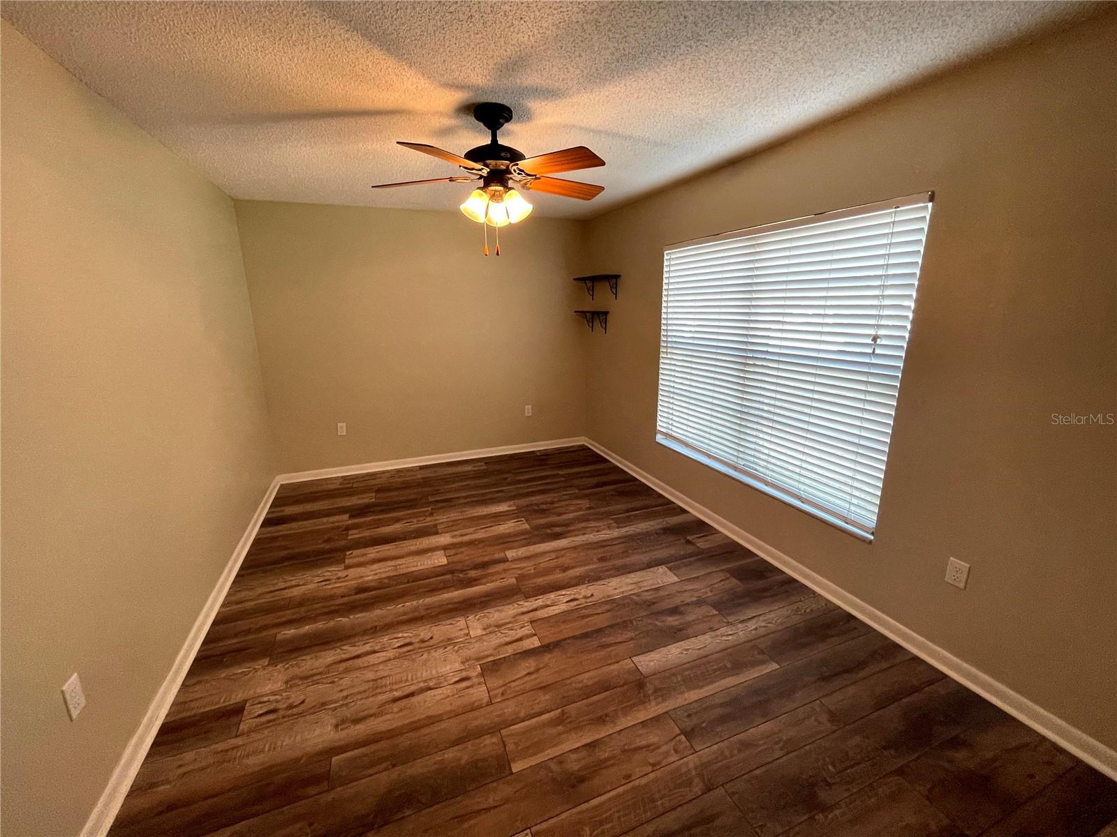 Image 37 of 49 For 412 Idlewild Avenue