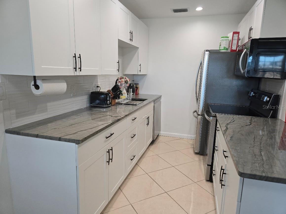 Image 5 of 16 For 650 Pinellas Point Drive S 204