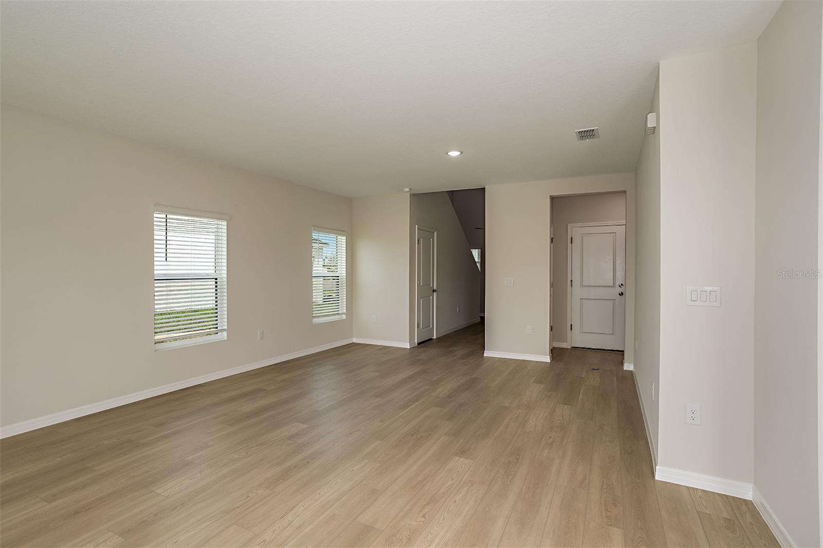 Image 14 of 28 For 4418 Riverbend Boulevard