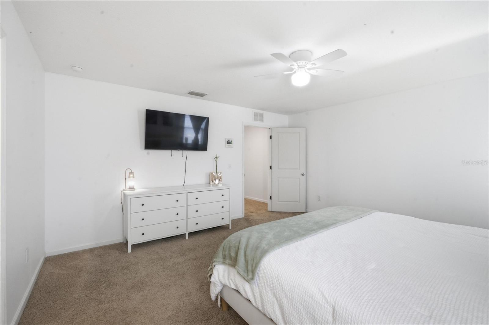 Image 16 of 29 For 831 Sunlit Coral Street