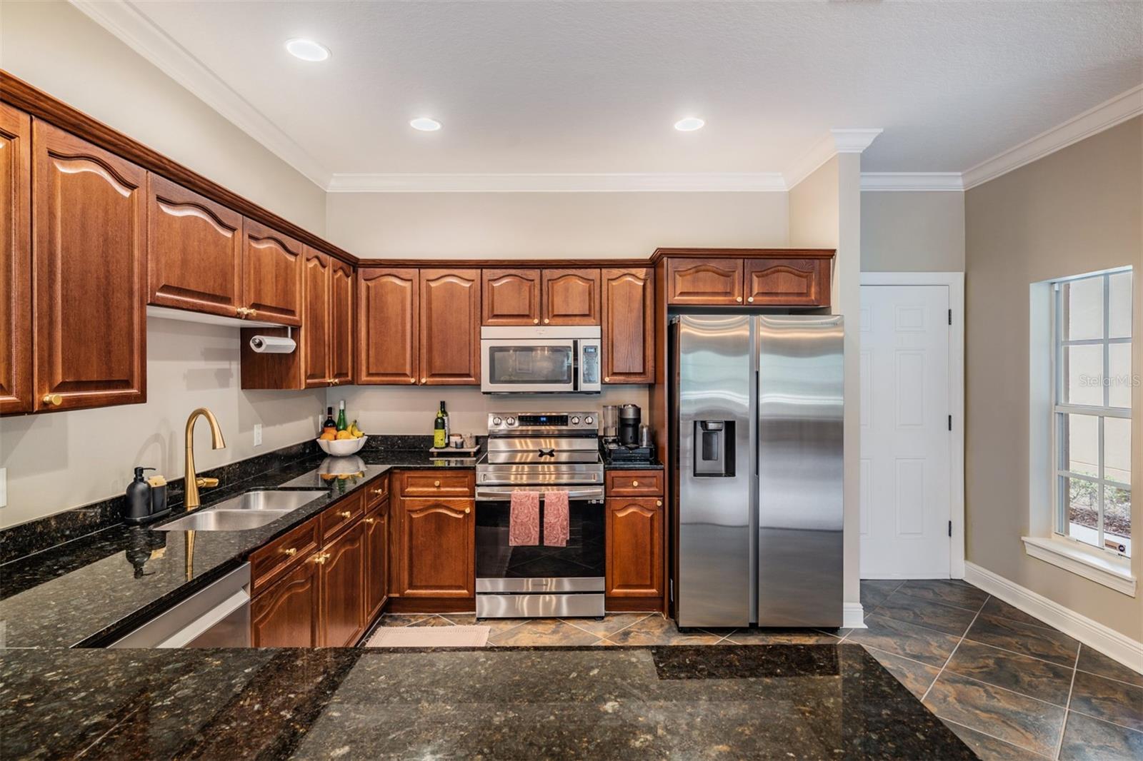 Image 14 of 38 For 415 Barcelona Drive