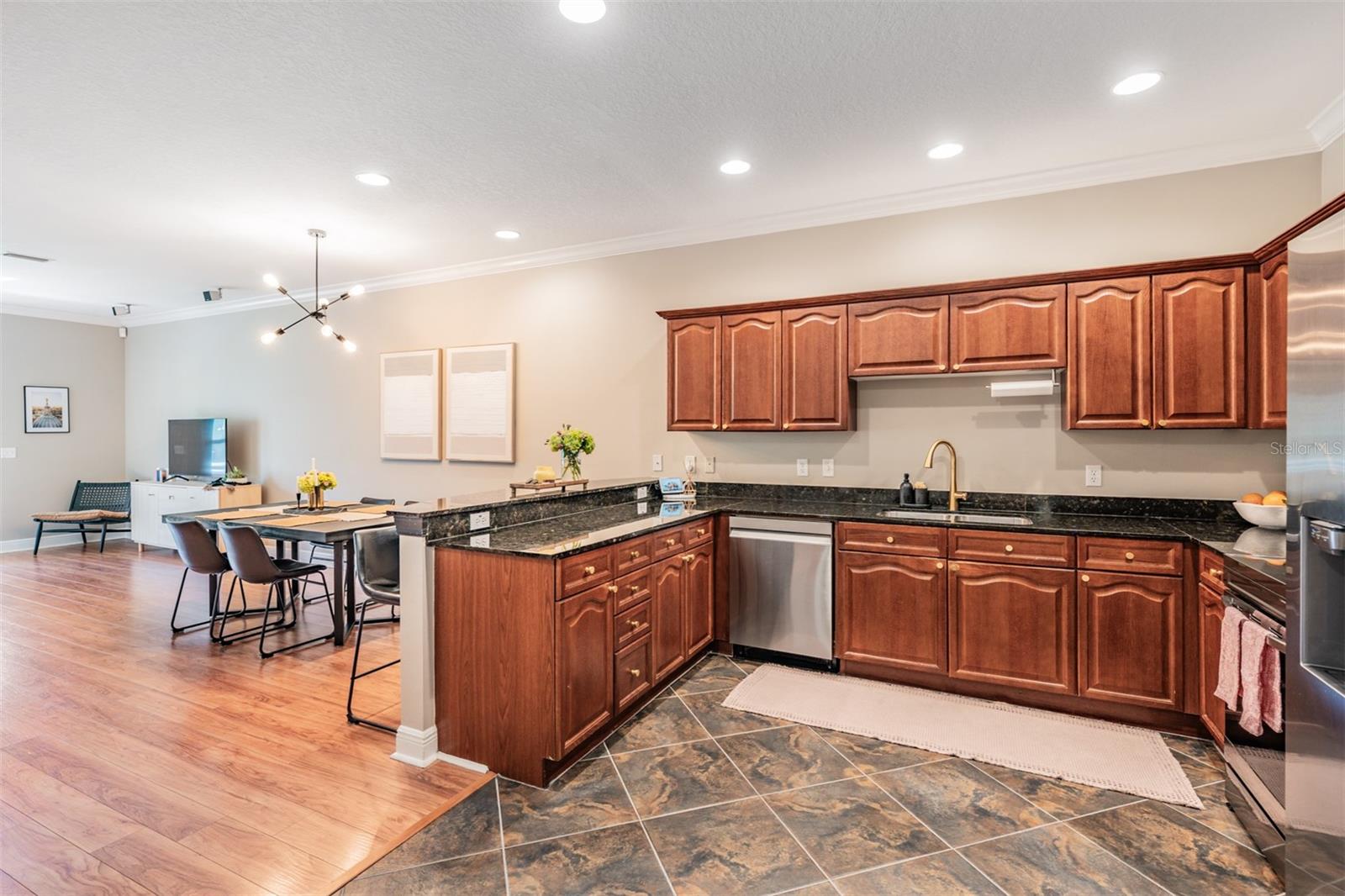 Image 16 of 38 For 415 Barcelona Drive