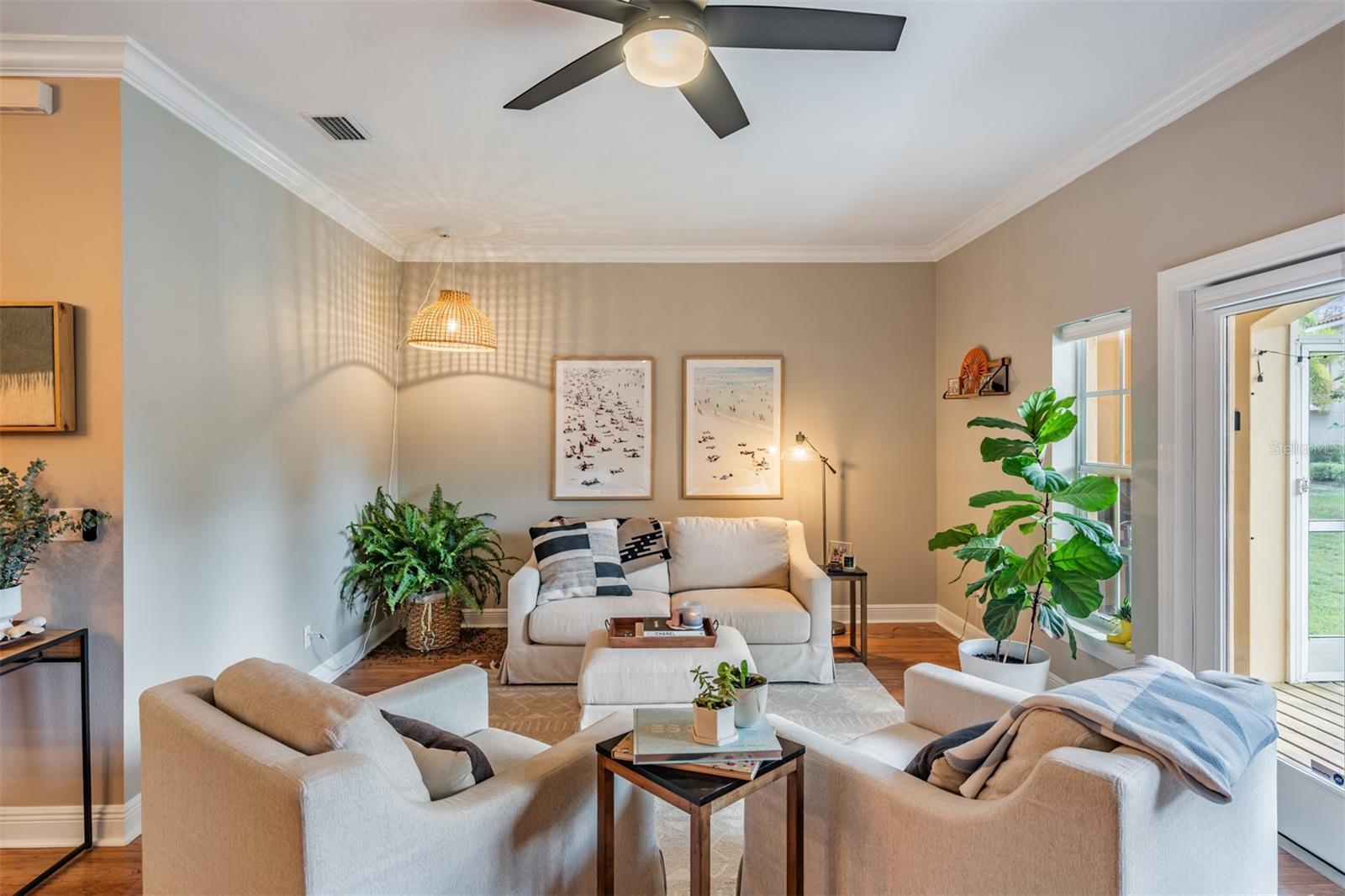 Image 4 of 38 For 415 Barcelona Drive