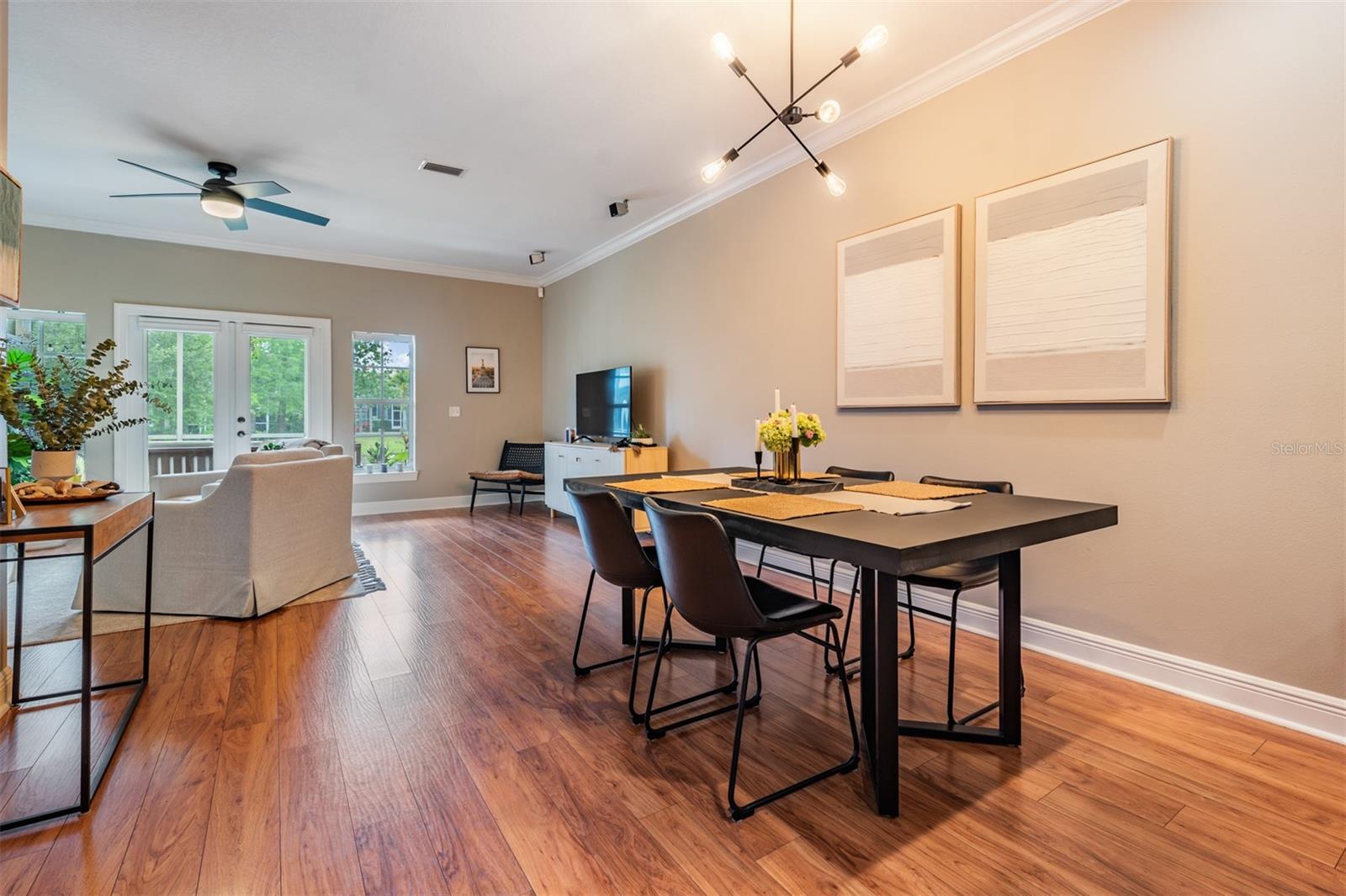 Image 8 of 38 For 415 Barcelona Drive