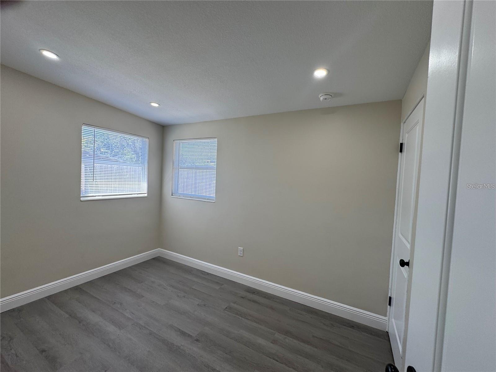Image 11 of 21 For 7039 Lenox Drive