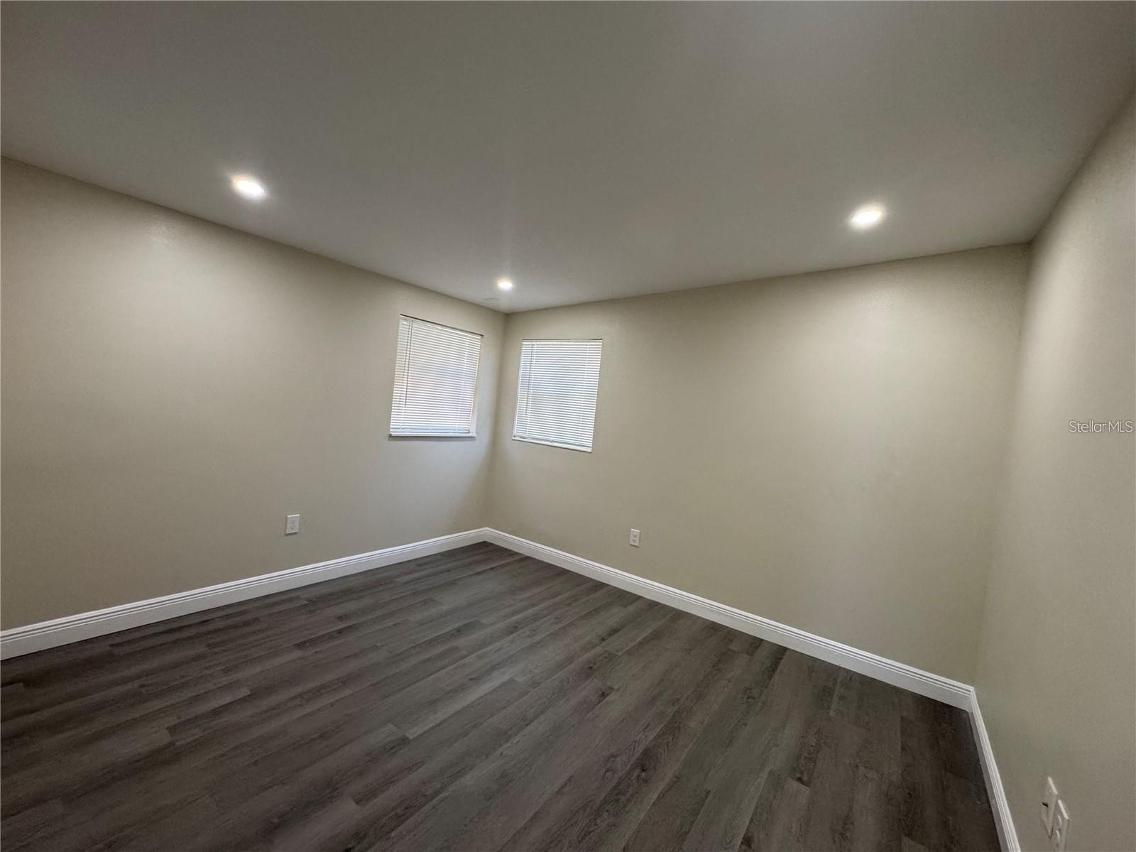 Image 17 of 21 For 7039 Lenox Drive