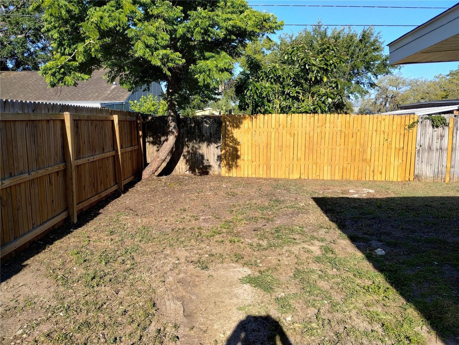 Image 20 of 21 For 7039 Lenox Drive