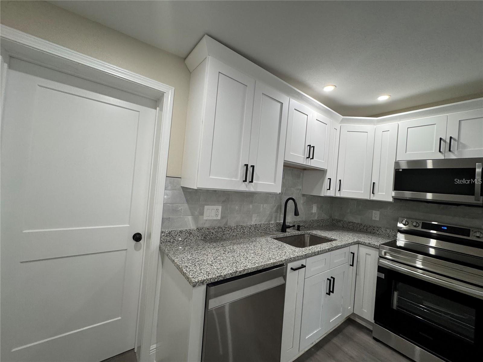 Image 5 of 21 For 7039 Lenox Drive