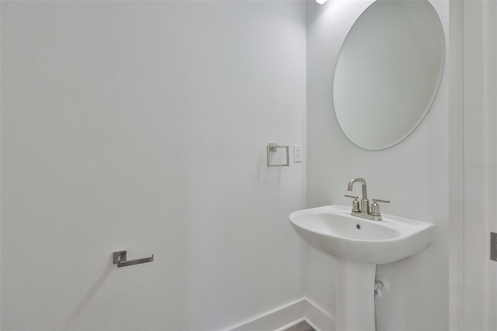 Image 10 of 32 For 4171 56th Avenue N